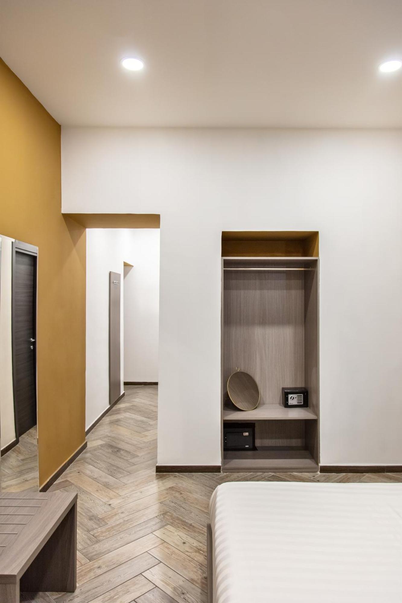Toledo Lifestyle Hotel Naples Exterior photo