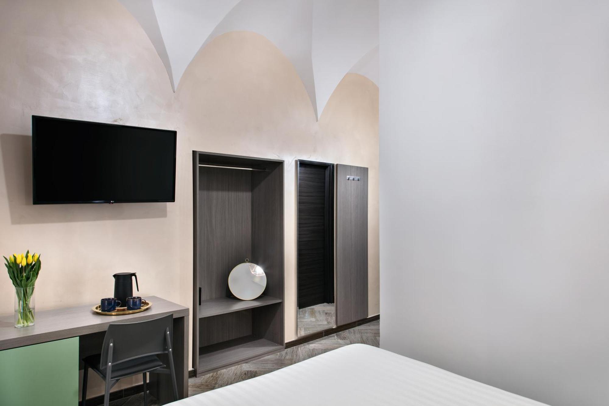 Toledo Lifestyle Hotel Naples Exterior photo